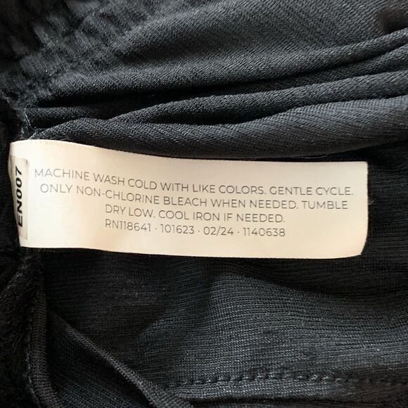 Livi Active Lane Bryant Tunic Top 18/20 Open Back Short Sleeve V-Neck Black EUC - Picture 8 of 10